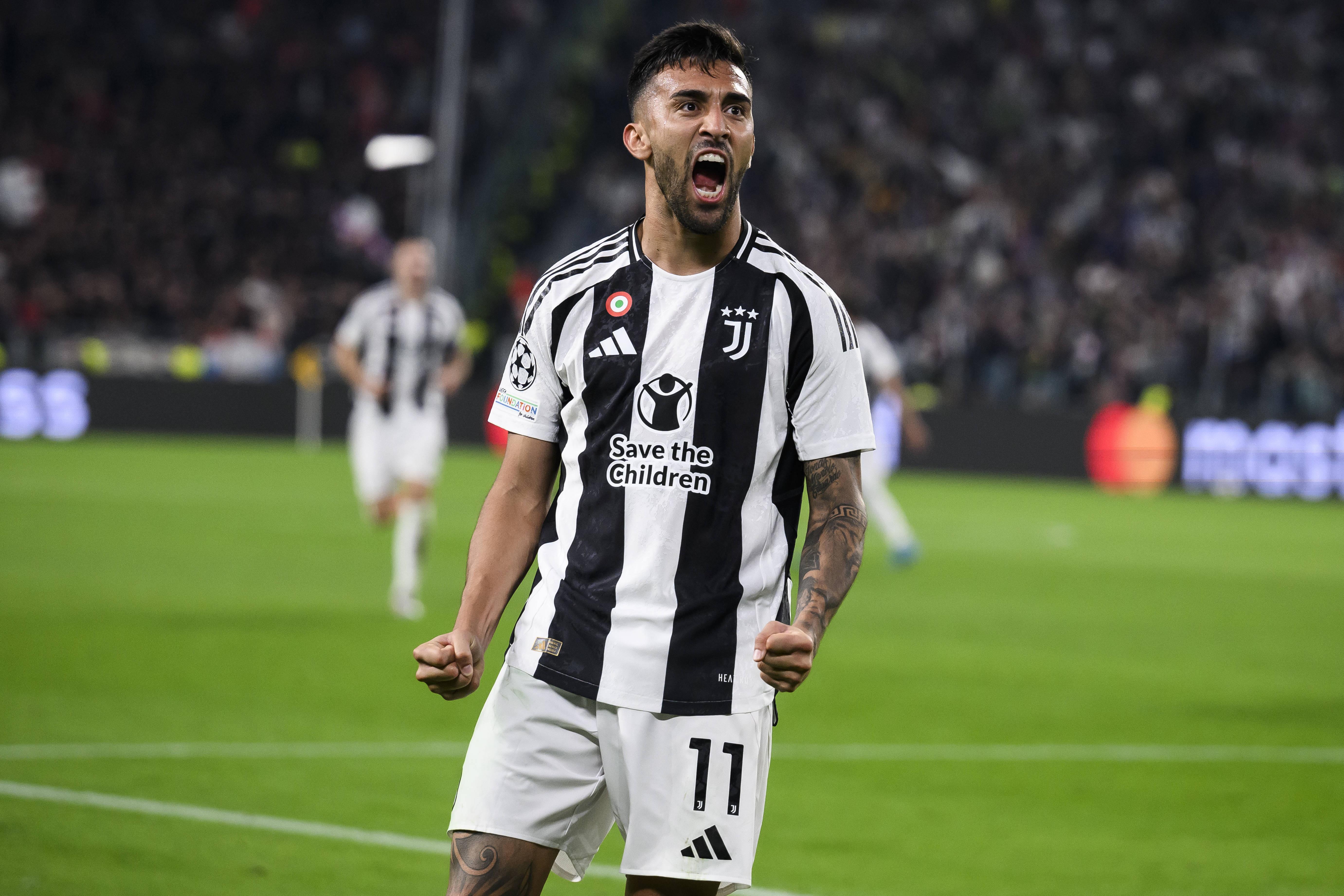 尤文图斯中场大将连续出色发挥，率国家队晋级