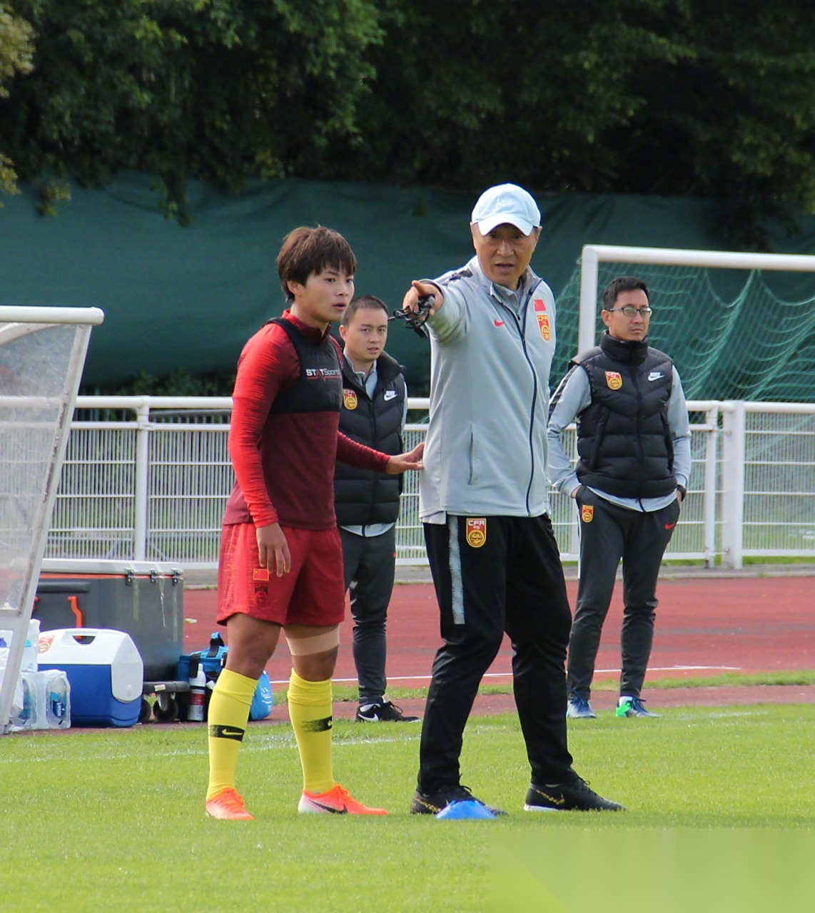 摩纳哥女足队员接受健康检查 摩纳哥女足队员接受健康检查