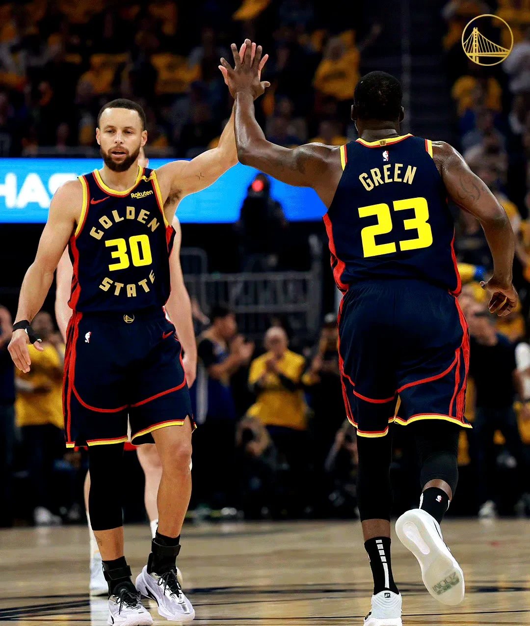 勇士后卫表现出色,球队备战季后赛信心十足 勇士后卫表现出色,球队备战季后赛信心十足