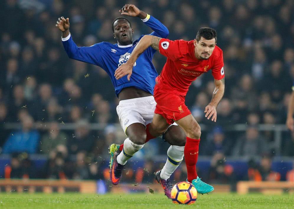 法国队后防铁闸受伤,或无法出战关键对手 法国队后防铁闸受伤,或无法出战关键对手