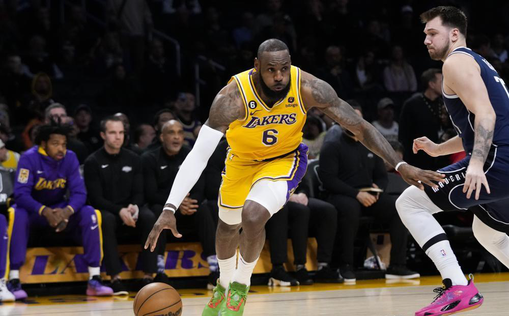 独行侠逆转雷霆,唐奇奇准绝杀 独行侠逆转雷霆,唐奇奇准绝杀