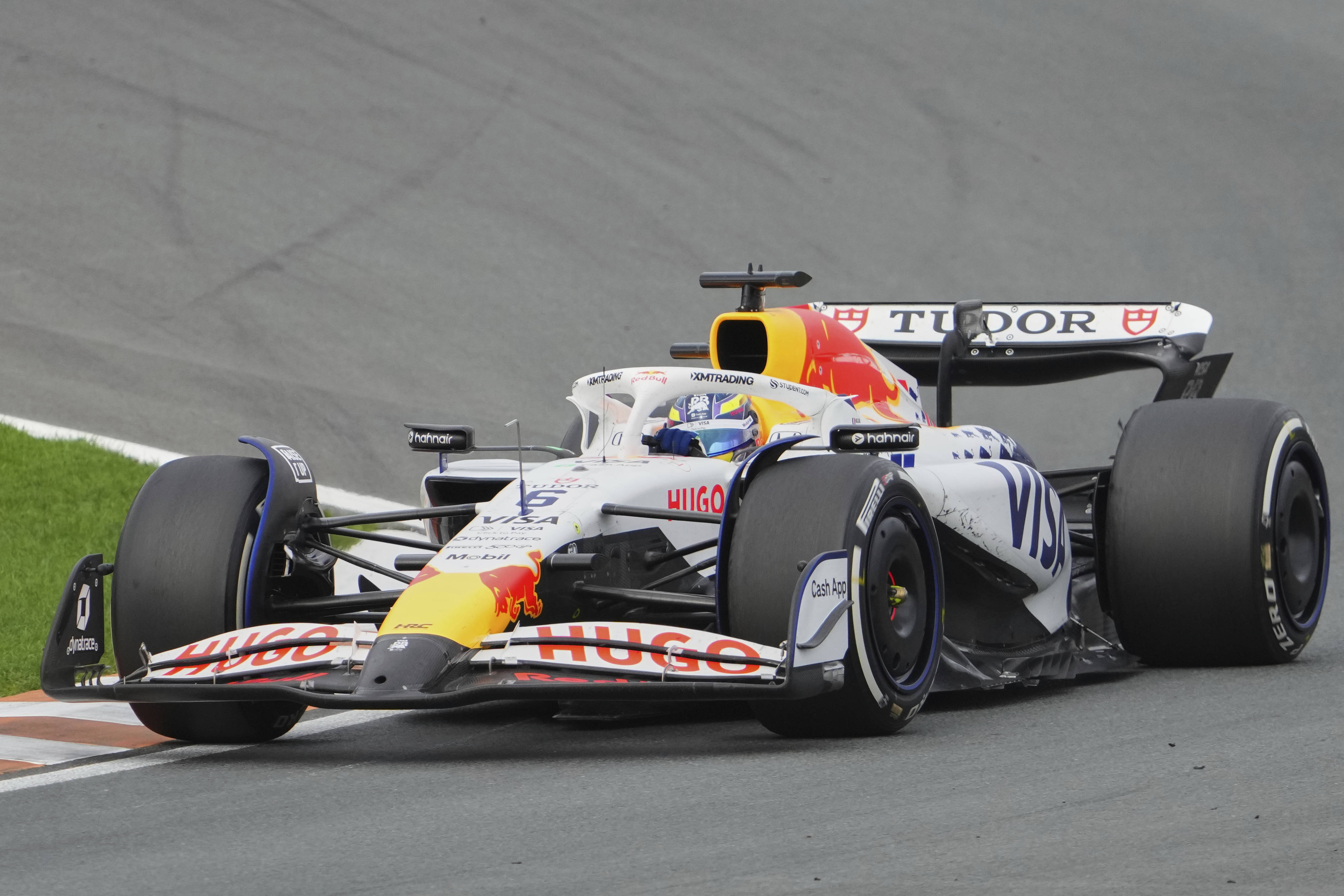 红牛二队翻盘梅赛德斯,维斯塔潘关键制胜的简单介绍 红牛二队翻盘梅赛德斯,维斯塔潘关键制胜的简单介绍