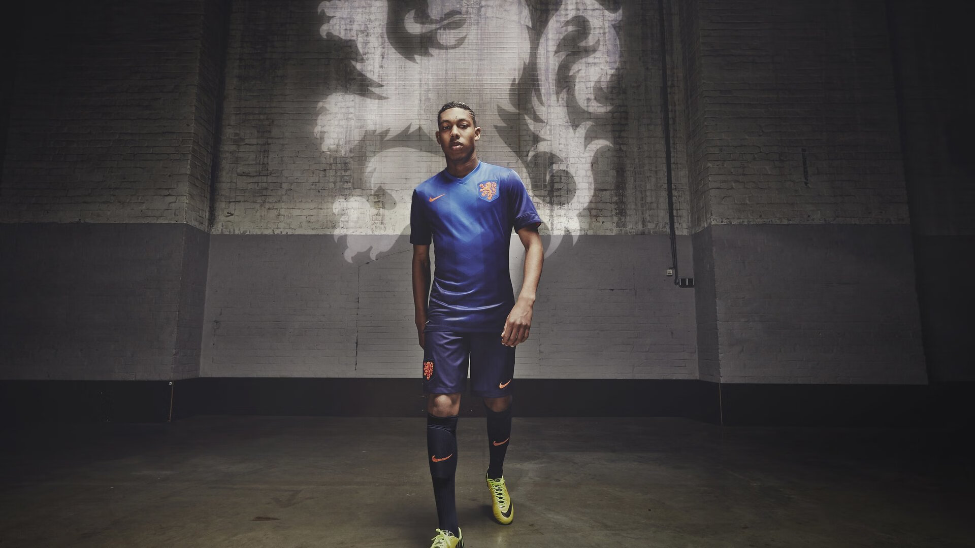 开云体育下载-巨龙叹息之夜，奥纳纳的铁幕为蓝黑军团锁定胜局